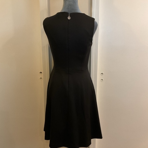 🔷 Tommy Hilfiger Women's Black Sleeveless Button Front A-Line Scuba Dress - Picture 5 of 6